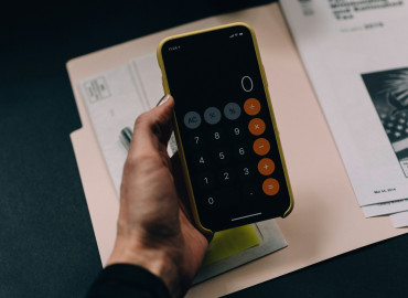 могут ли приставы списать отпускные деньги и что делать, если списали - фото - 1